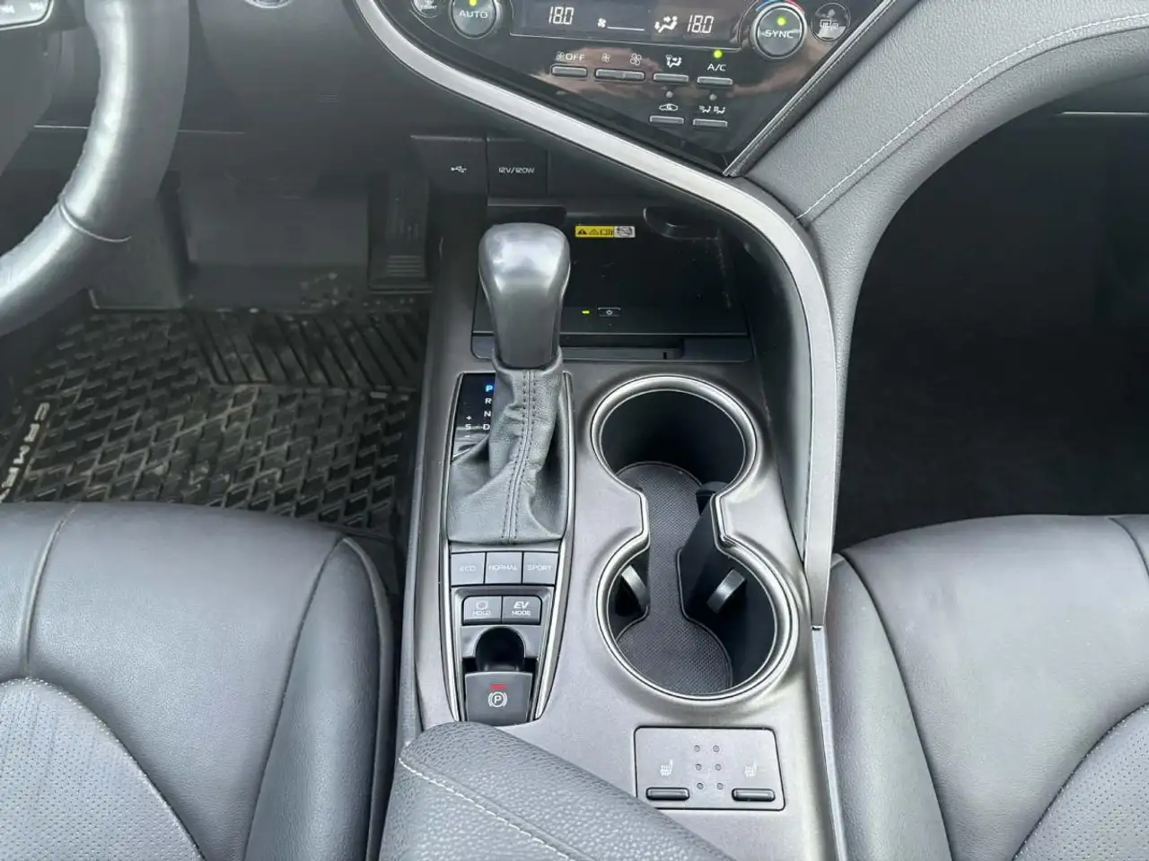 Toyota Camry снимка Toyota Camry