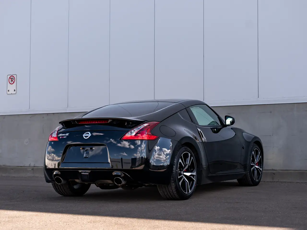 Nissan 370Z снимка Nissan 370Z
