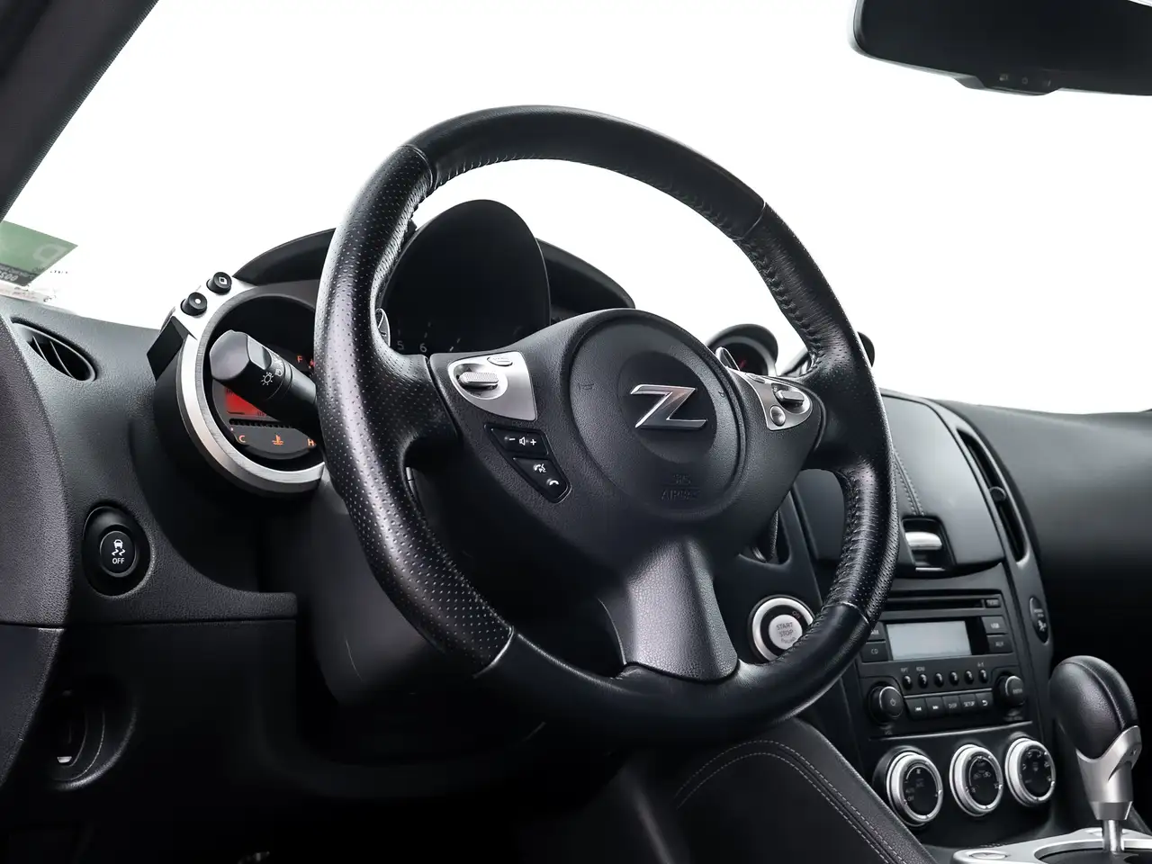 Nissan 370Z снимка Nissan 370Z