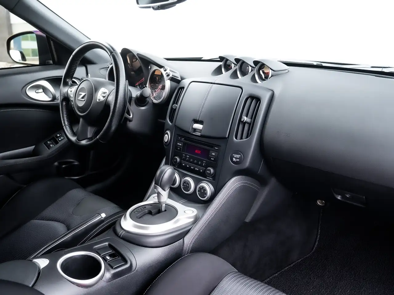 Nissan 370Z снимка Nissan 370Z