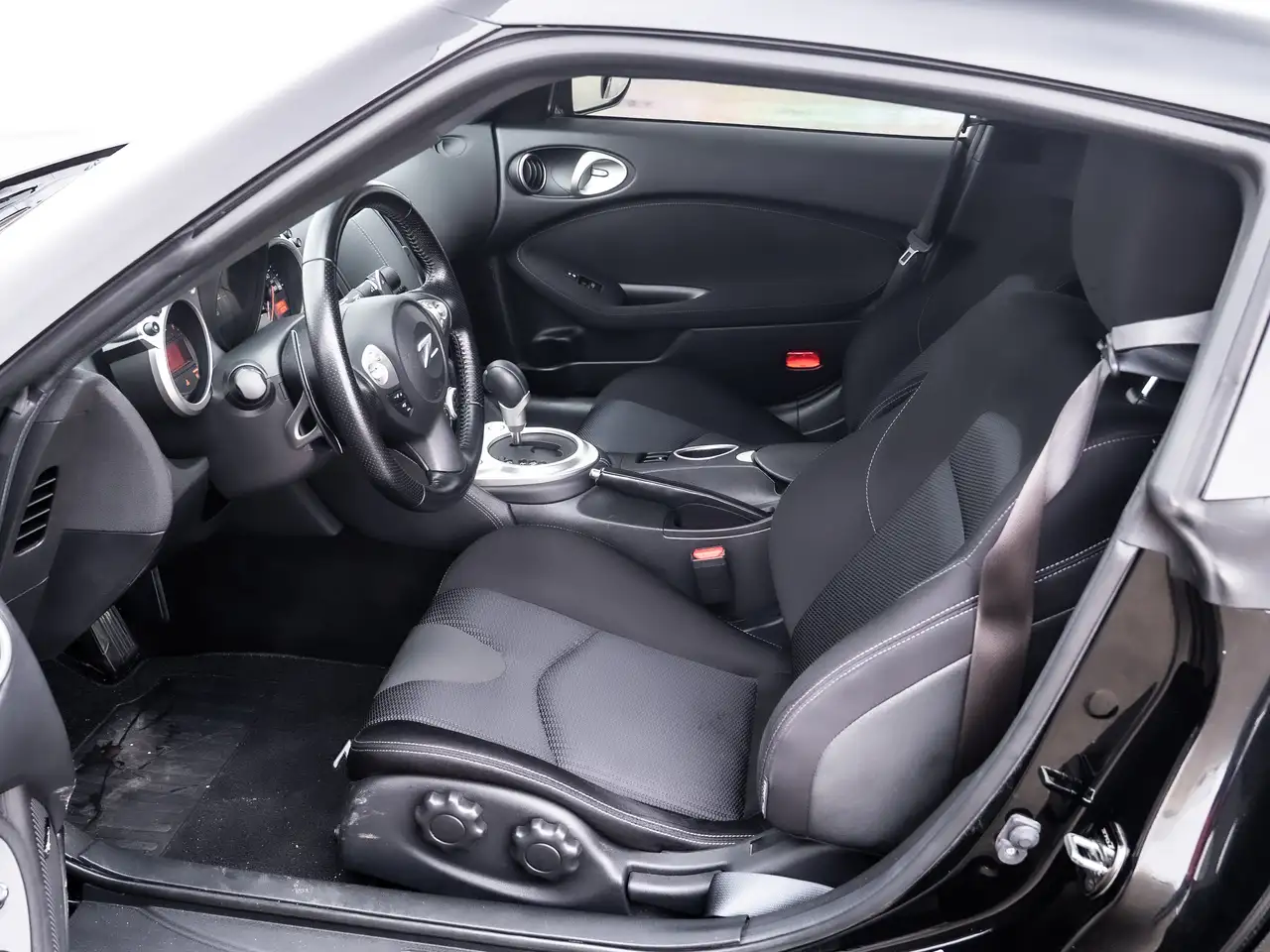 Nissan 370Z снимка Nissan 370Z