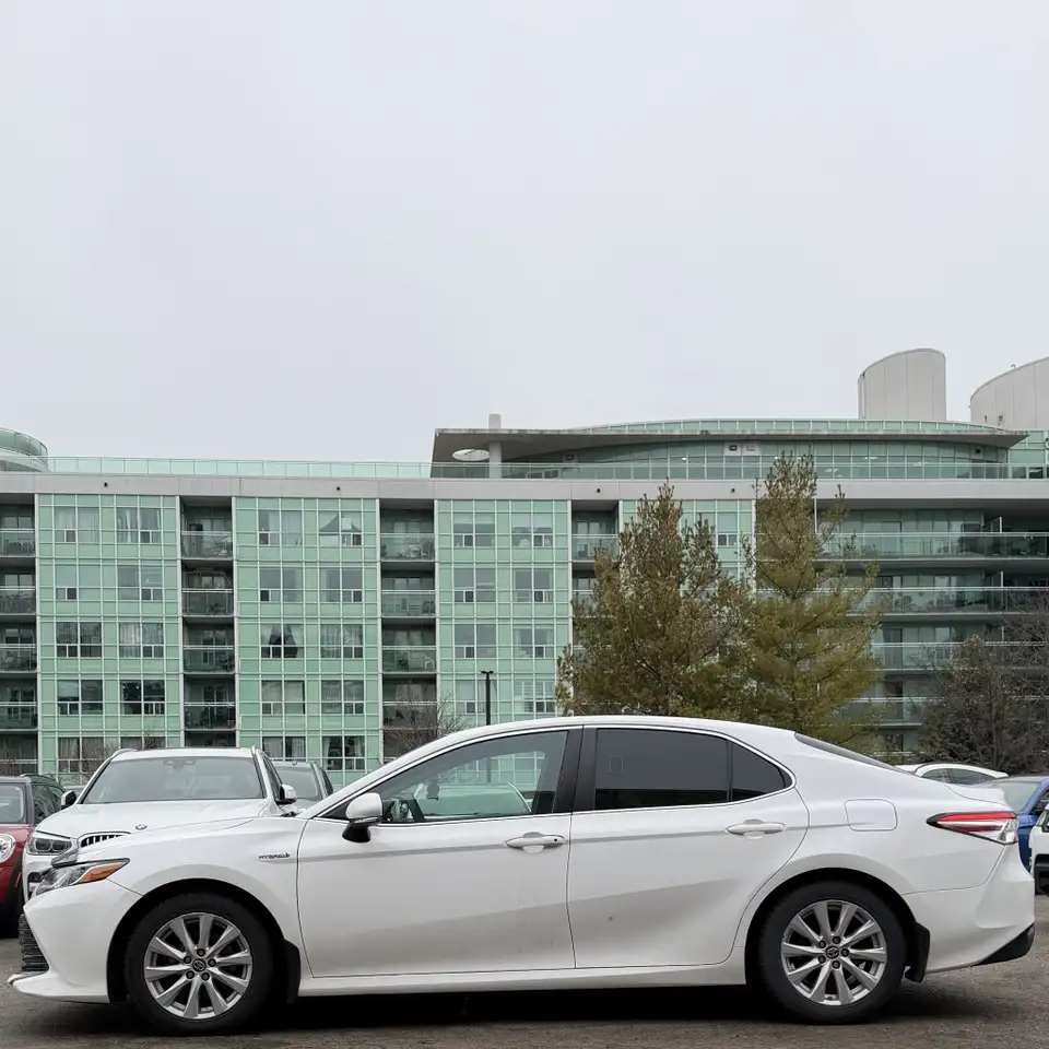 Toyota Camry снимка Toyota Camry