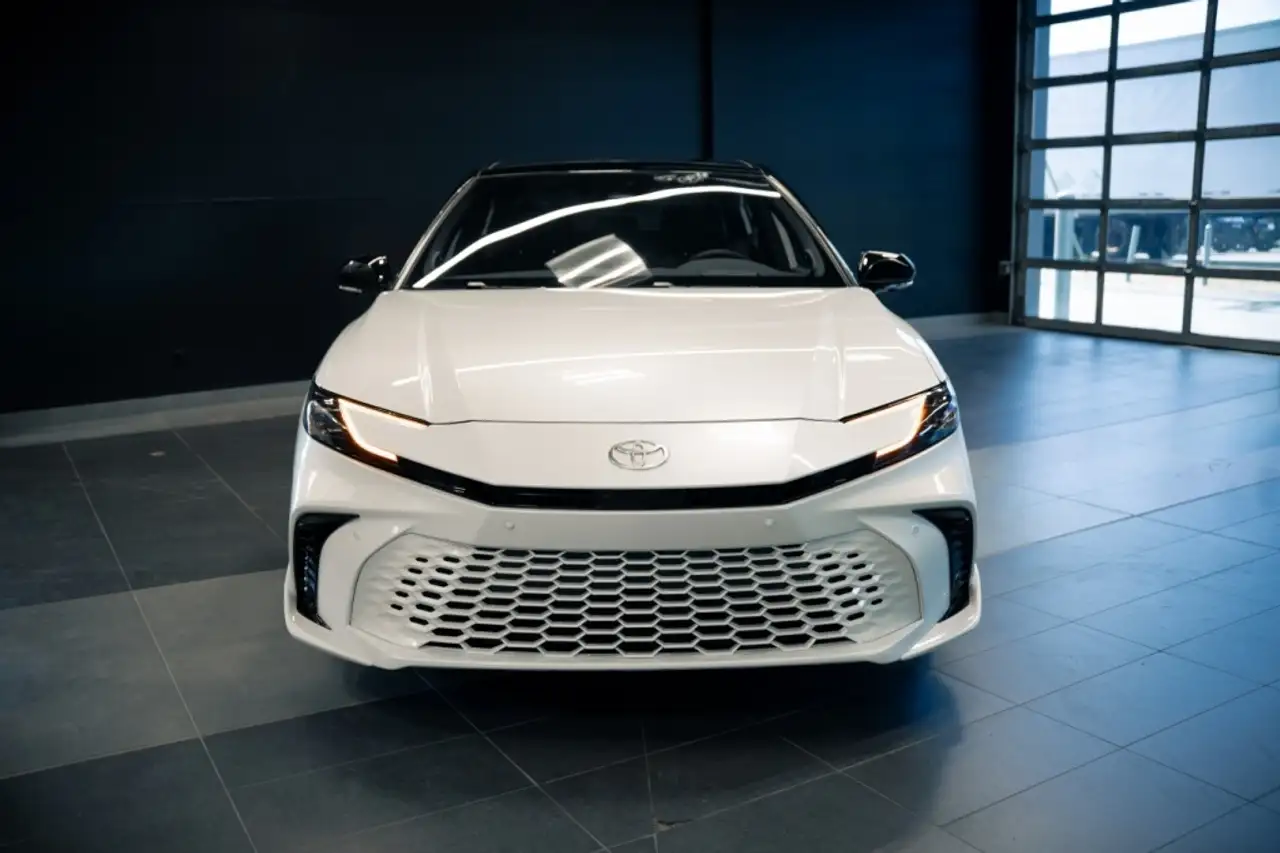 Toyota Camry снимка Toyota Camry