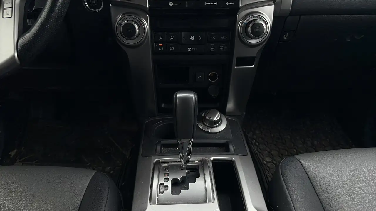Toyota 4-Runner снимка Toyota 4-Runner