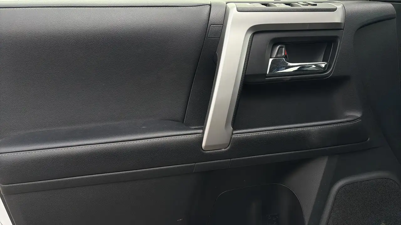 Toyota 4-Runner снимка Toyota 4-Runner