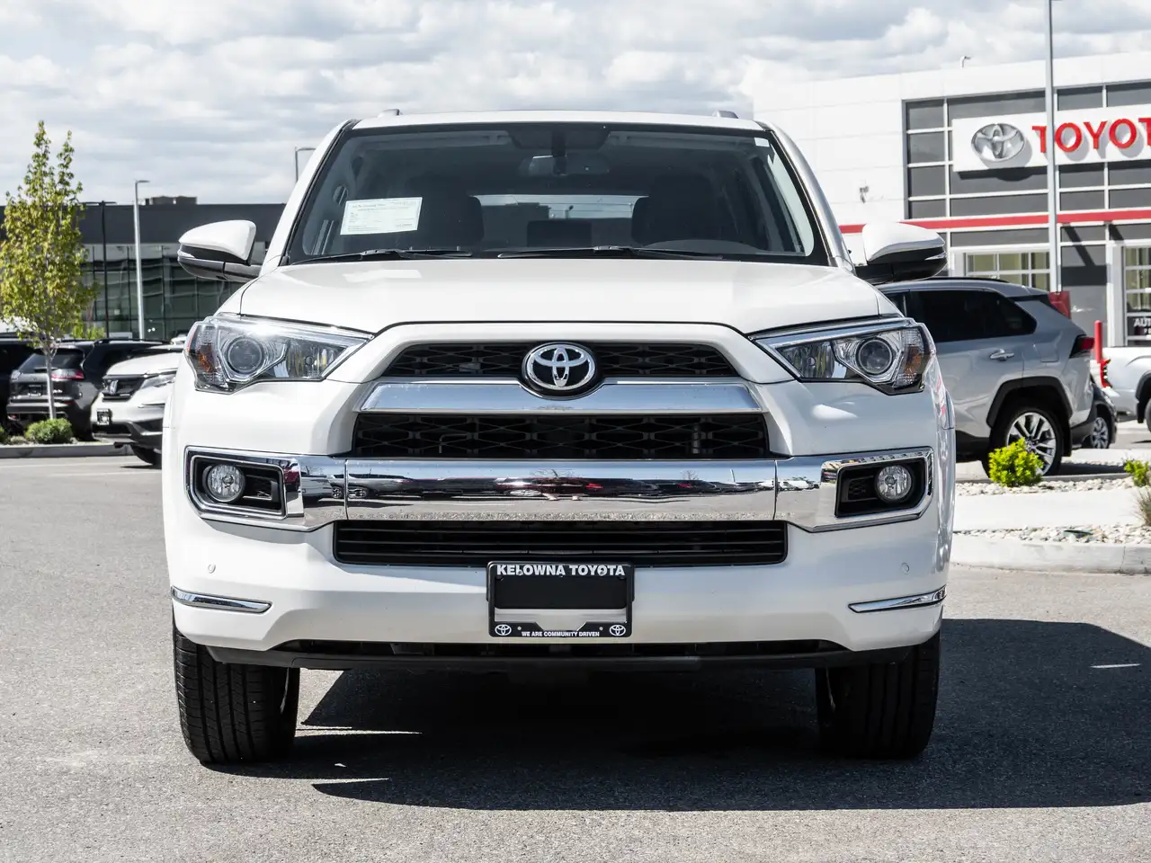 Toyota 4-Runner снимка Toyota 4-Runner