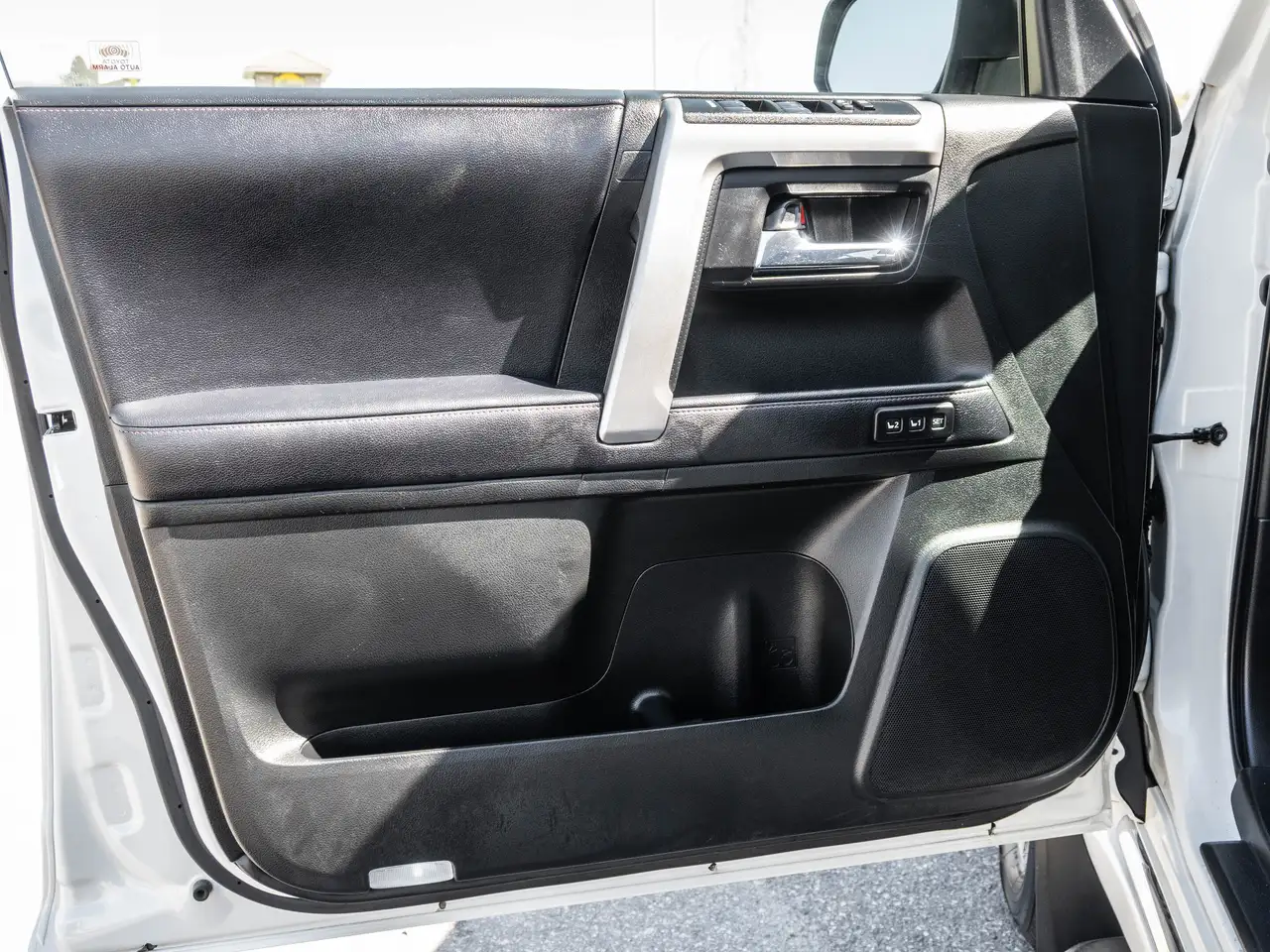 Toyota 4-Runner снимка Toyota 4-Runner