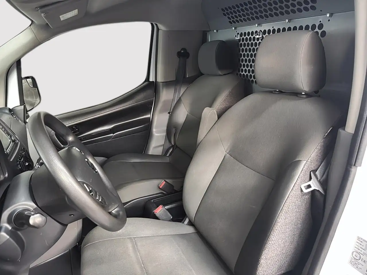 Nissan NV200 снимка Nissan NV200