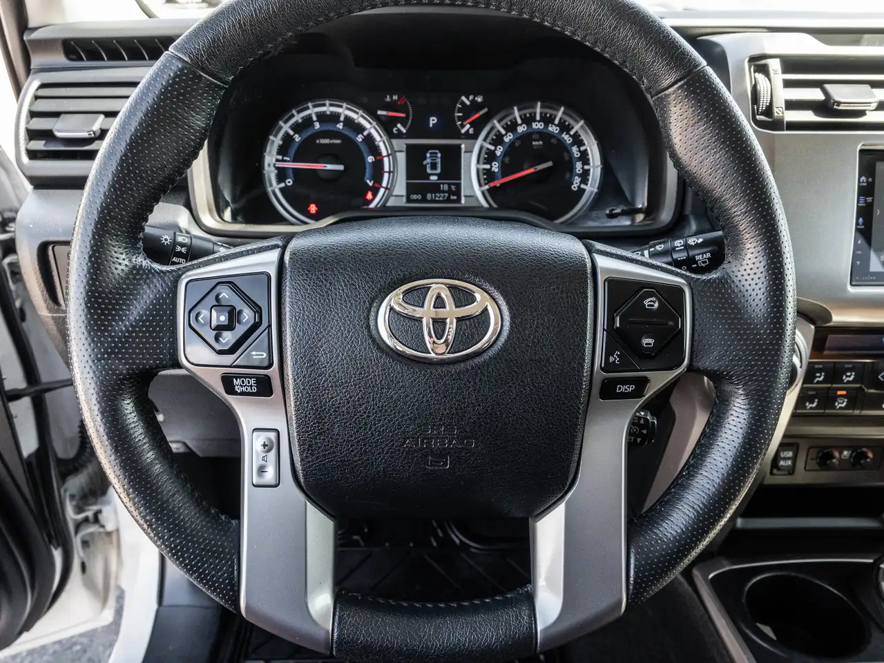 Toyota 4-Runner снимка Toyota 4-Runner