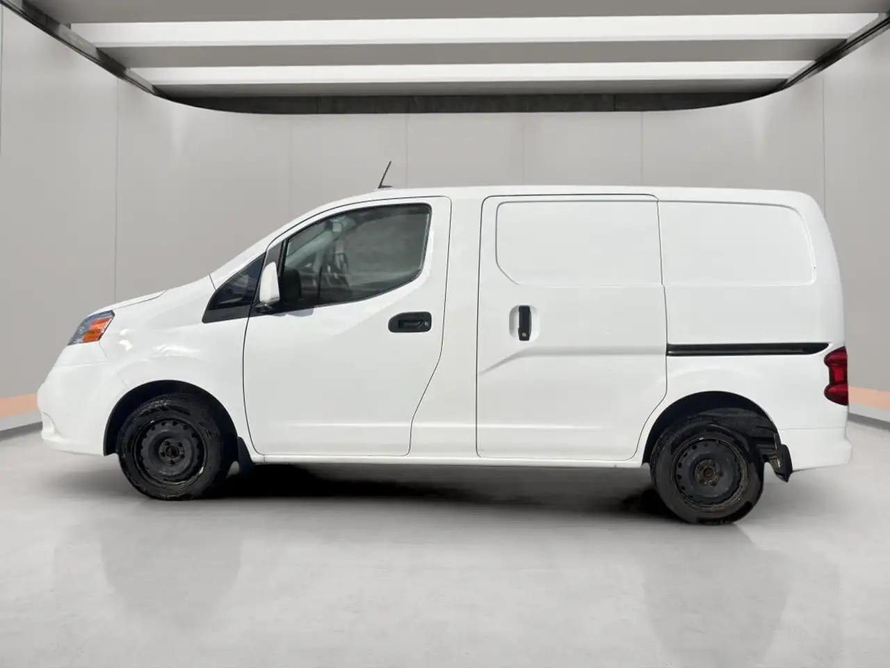 Nissan NV200 снимка Nissan NV200