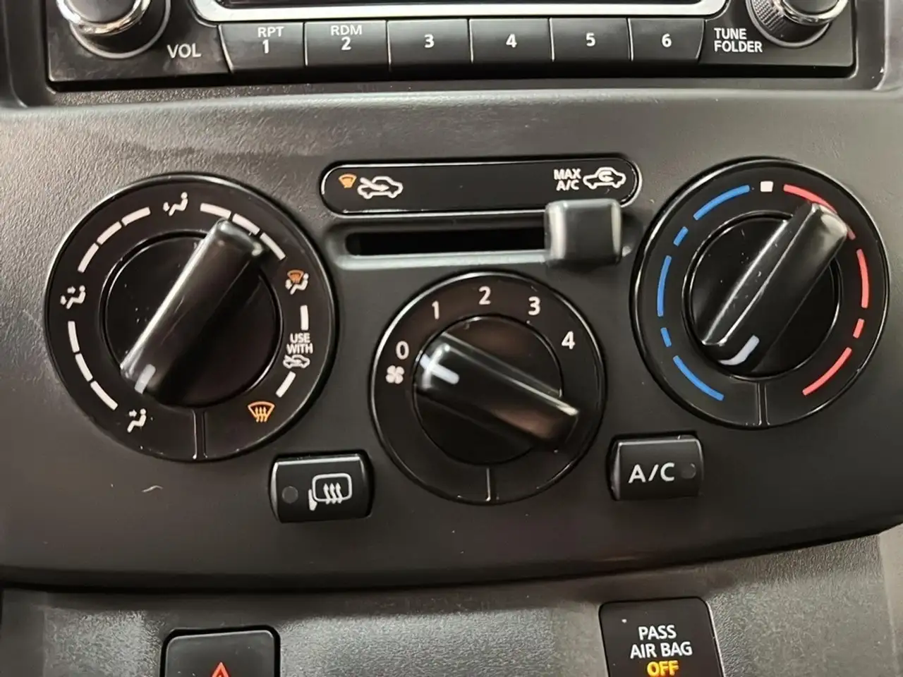 Nissan NV200 снимка Nissan NV200