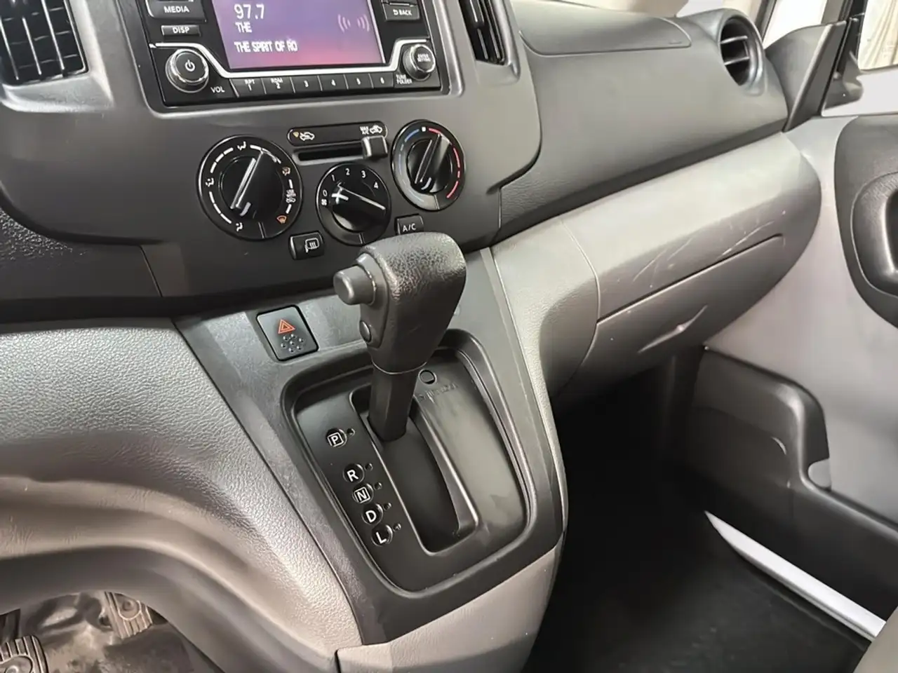 Nissan NV200 снимка Nissan NV200