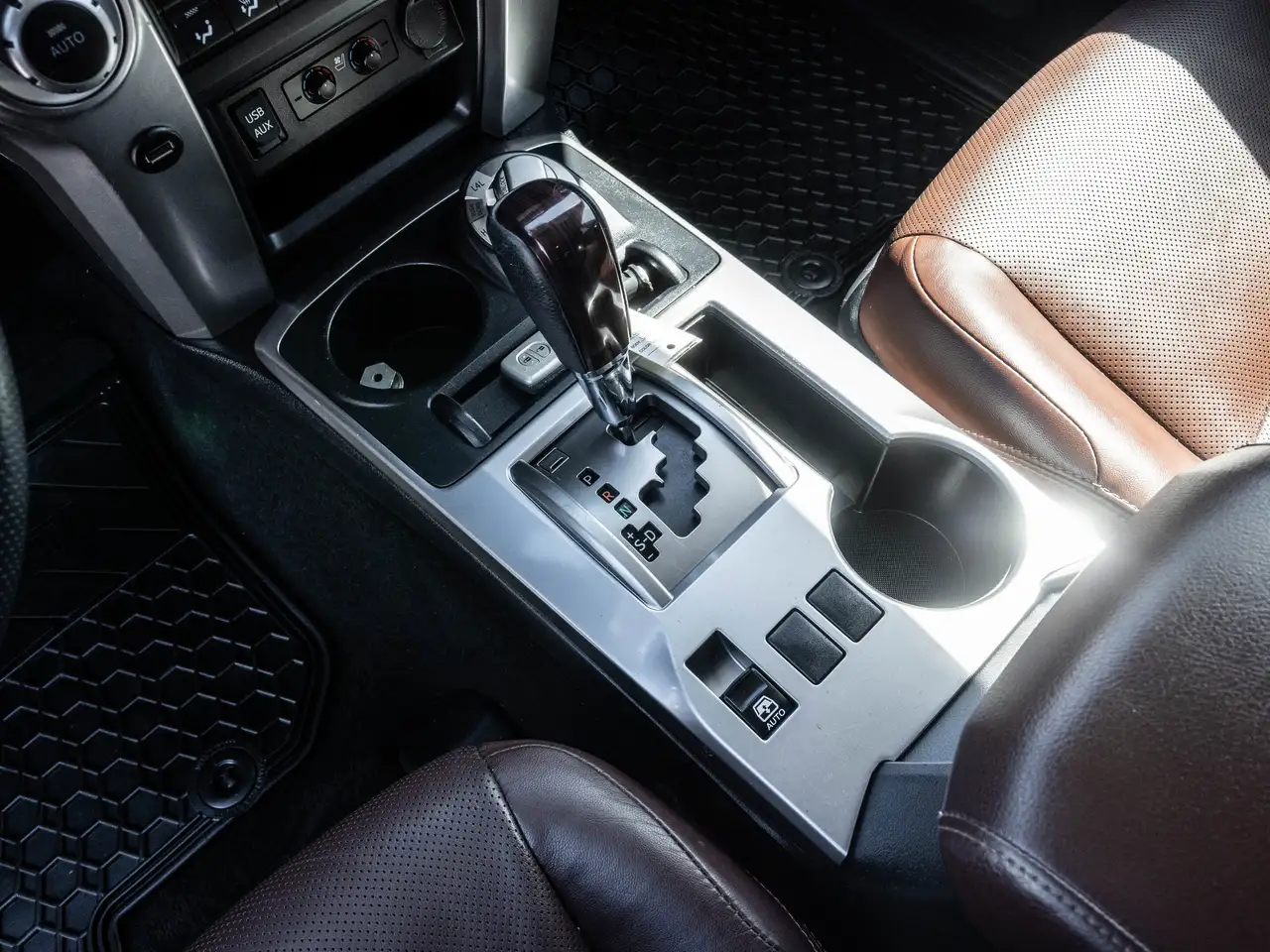 Toyota 4-Runner снимка Toyota 4-Runner
