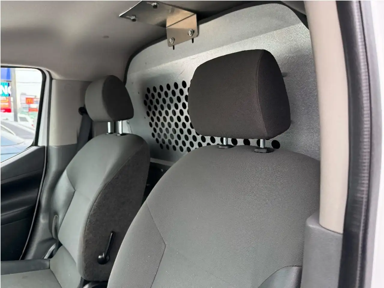 Nissan NV200 снимка Nissan NV200