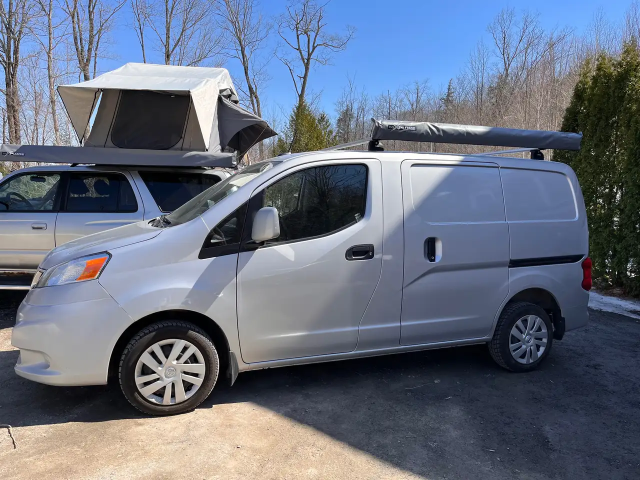 Nissan NV200 снимка Nissan NV200