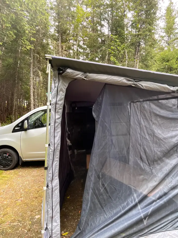 Nissan NV200 снимка Nissan NV200