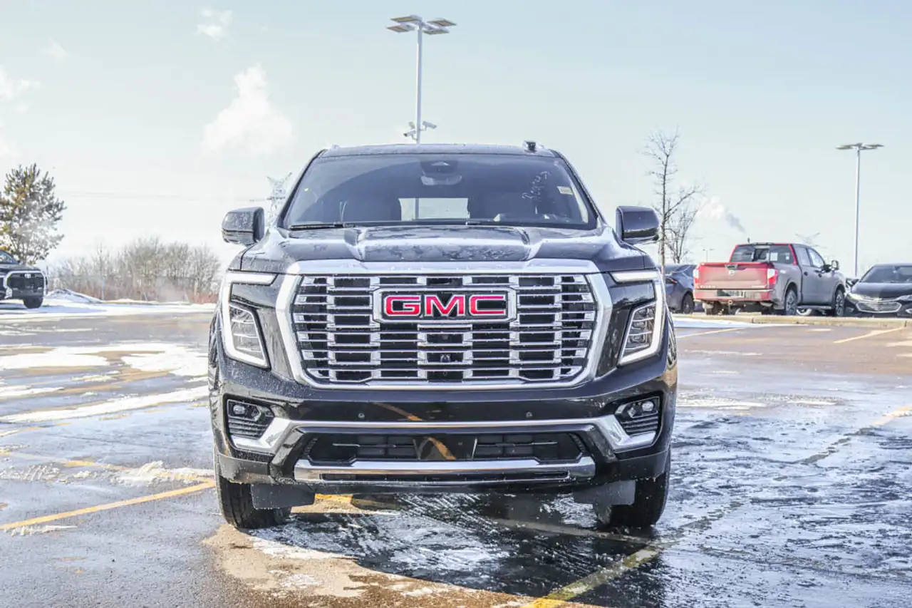 GMC Yukon снимка GMC Yukon