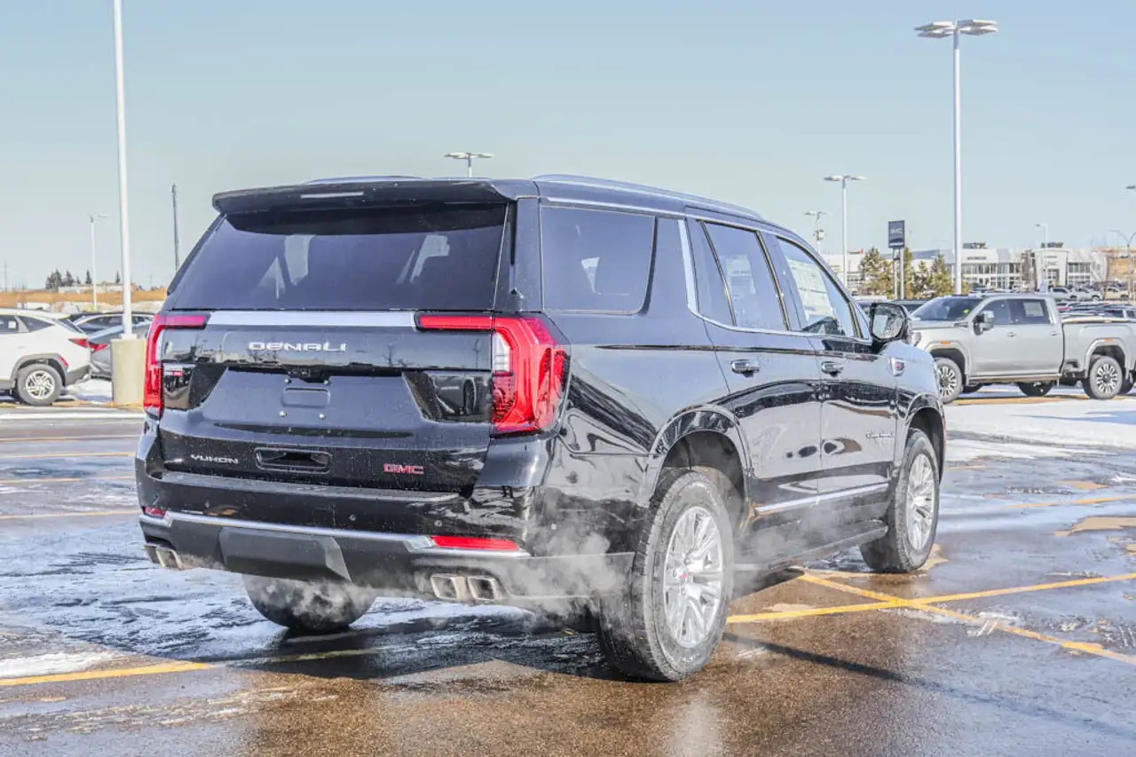 GMC Yukon снимка GMC Yukon