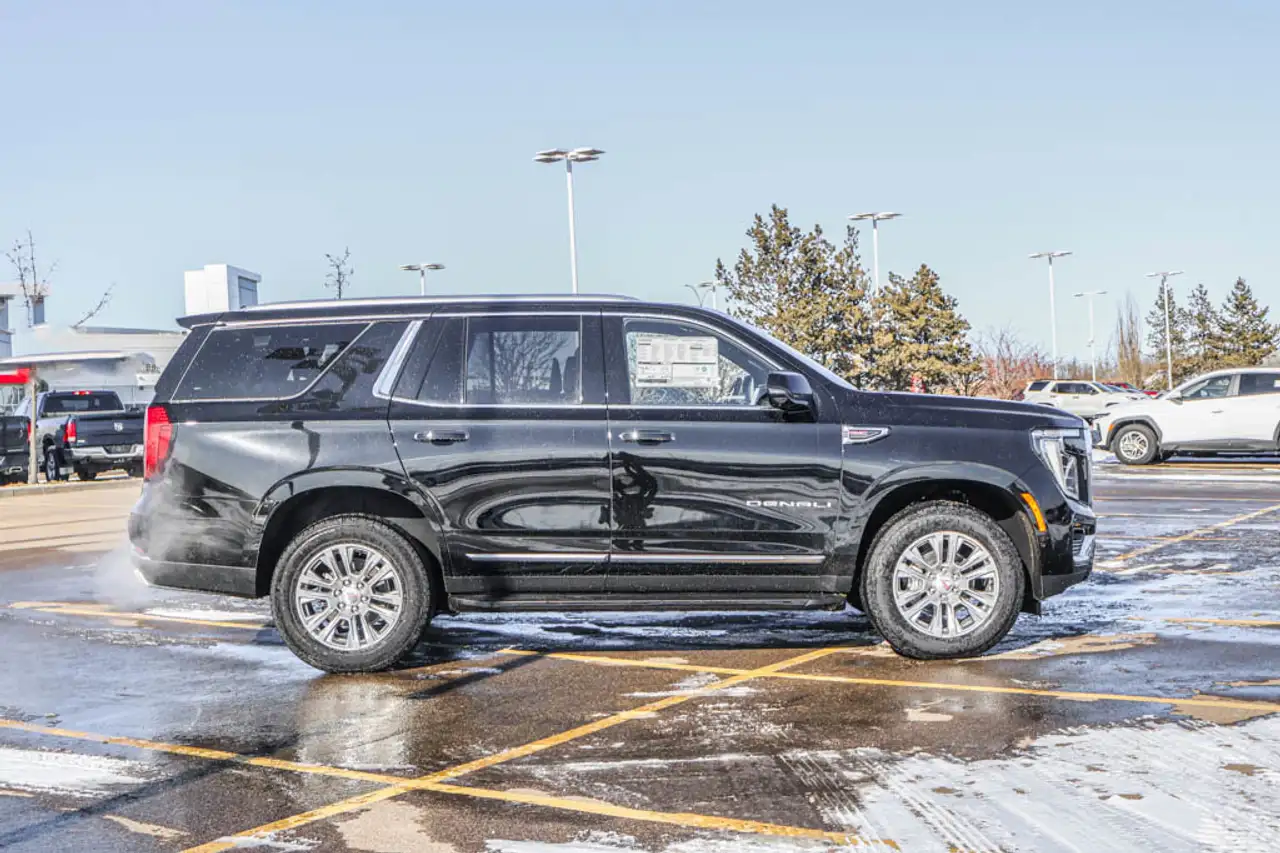 GMC Yukon снимка GMC Yukon