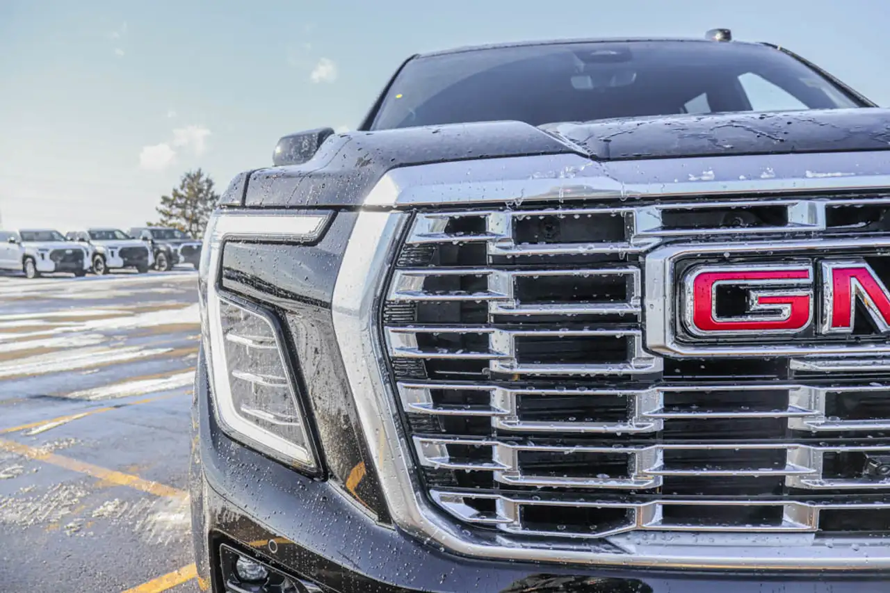 GMC Yukon снимка GMC Yukon