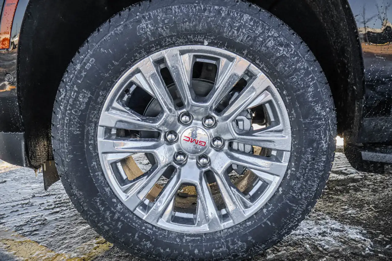 GMC Yukon снимка GMC Yukon