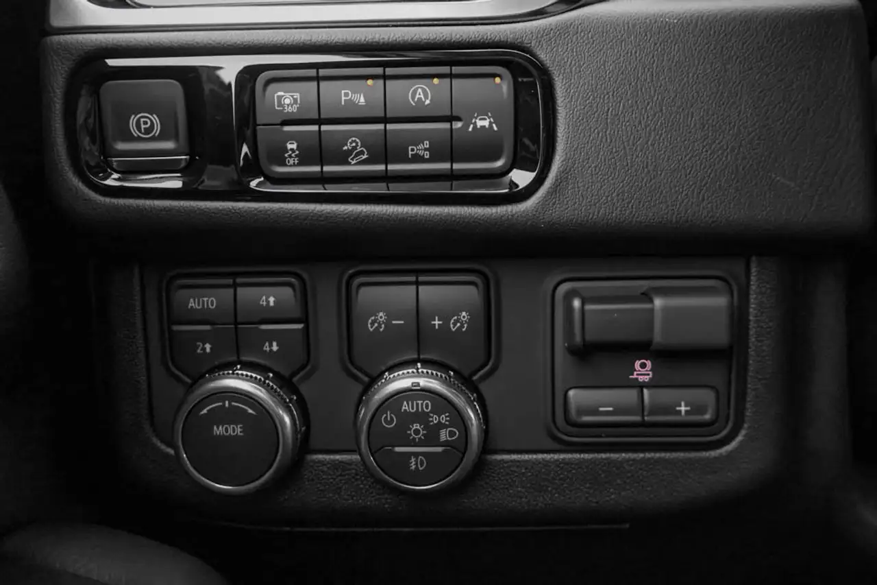 GMC Yukon снимка GMC Yukon