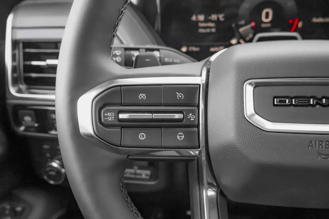 GMC Yukon снимка GMC Yukon