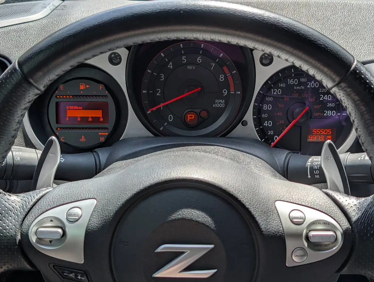 Nissan 370Z снимка Nissan 370Z