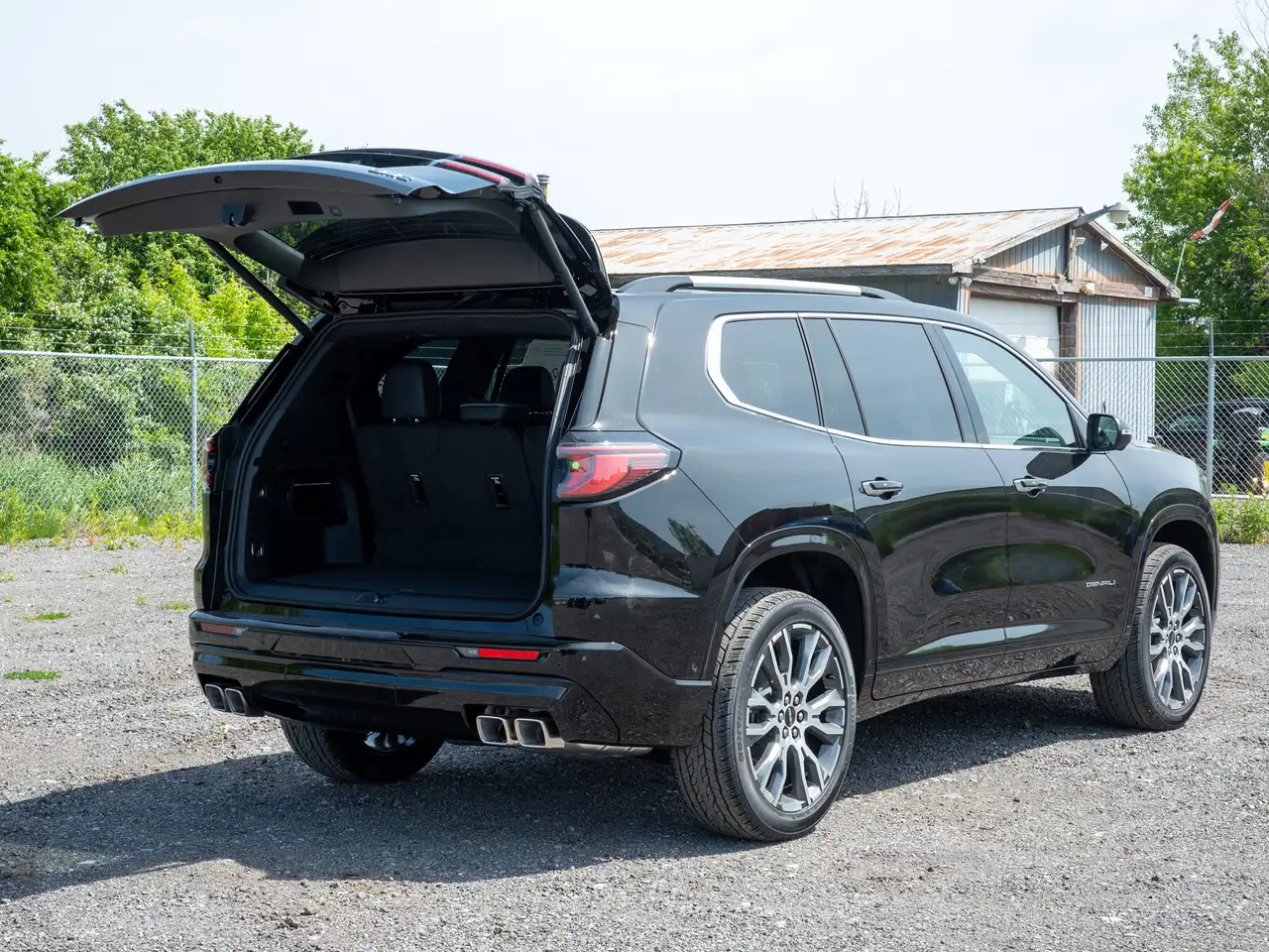 GMC Acadia снимка GMC Acadia