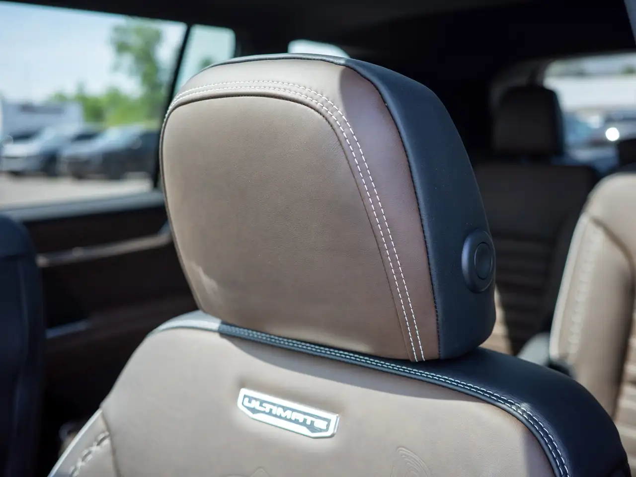 GMC Acadia снимка GMC Acadia