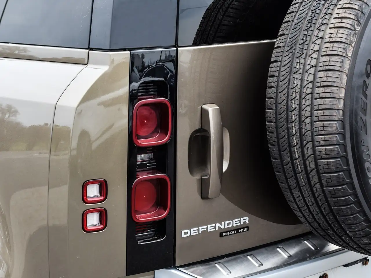 Land Rover Defender снимка Land Rover Defender