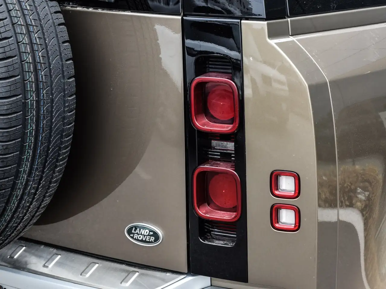 Land Rover Defender снимка Land Rover Defender