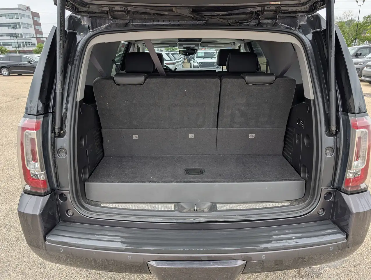 GMC Yukon снимка GMC Yukon
