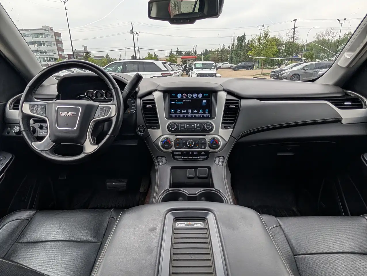 GMC Yukon снимка GMC Yukon