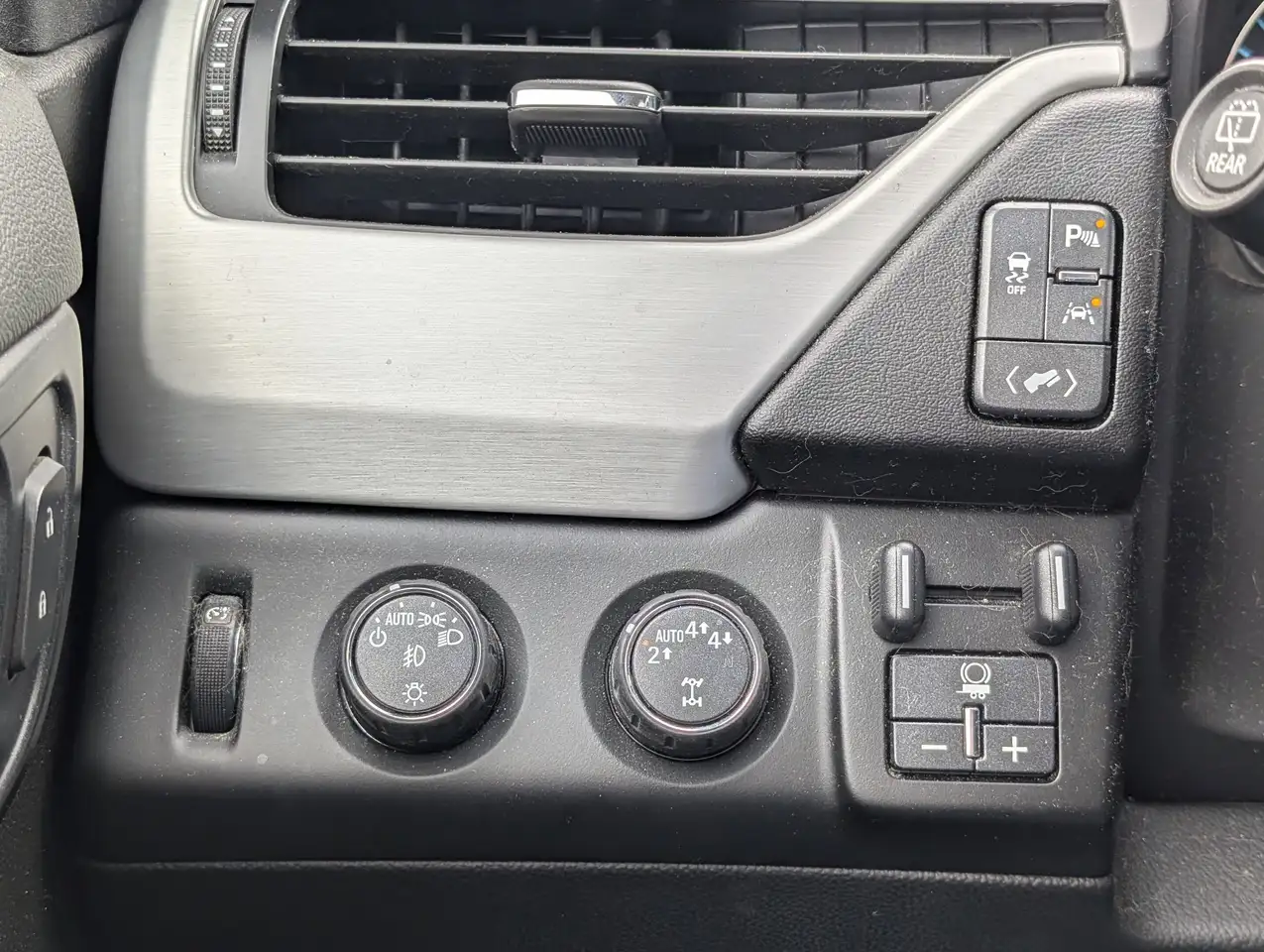 GMC Yukon снимка GMC Yukon