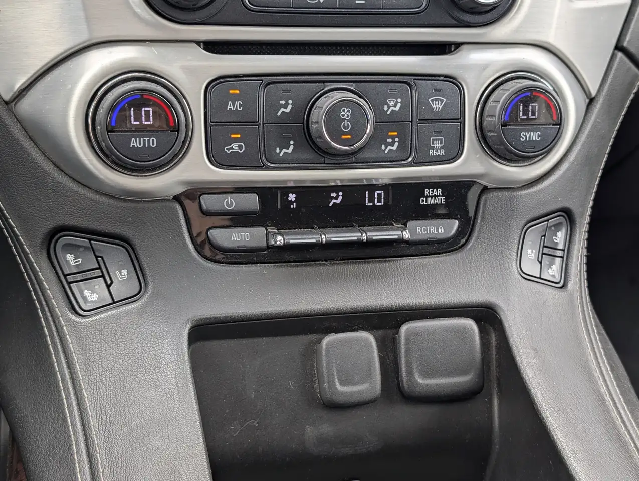 GMC Yukon снимка GMC Yukon