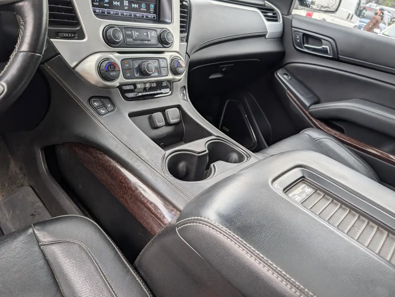 GMC Yukon снимка GMC Yukon