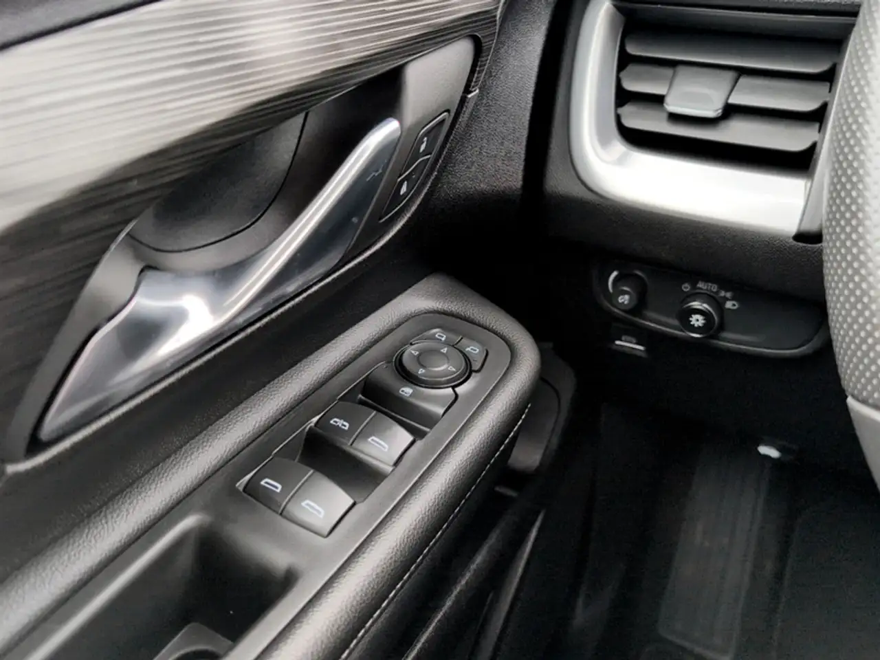 GMC Terrain снимка GMC Terrain