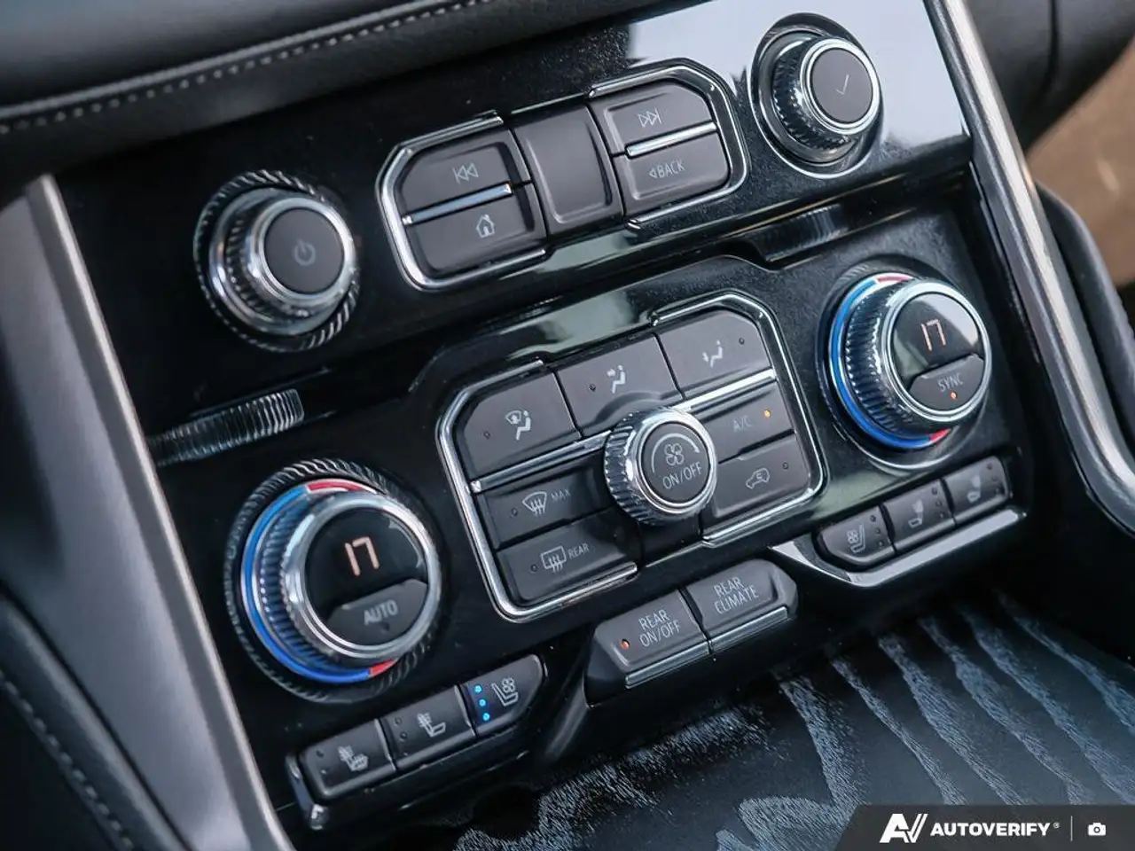 GMC Yukon снимка GMC Yukon