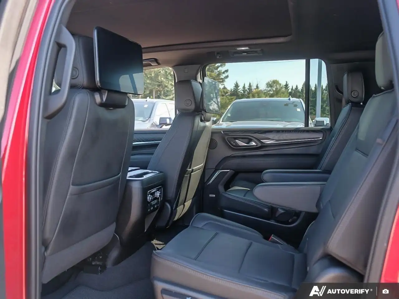 GMC Yukon снимка GMC Yukon