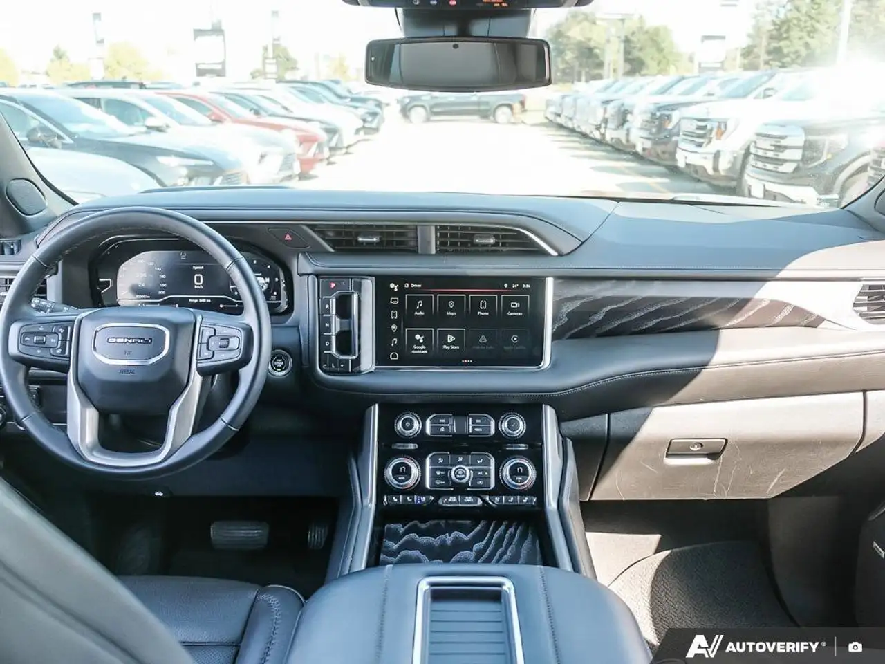 GMC Yukon снимка GMC Yukon