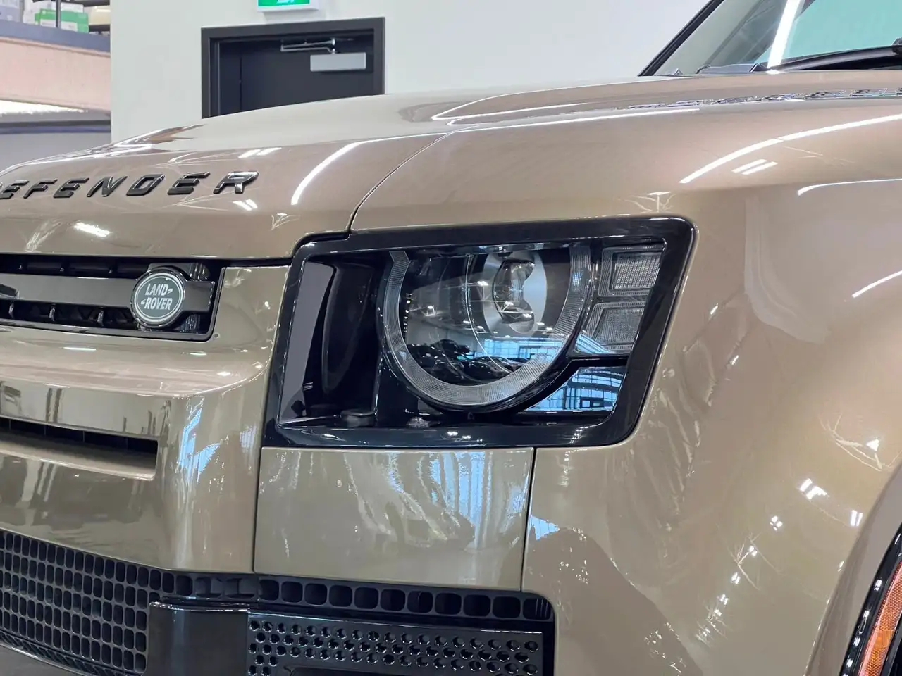 Land Rover Defender снимка Land Rover Defender