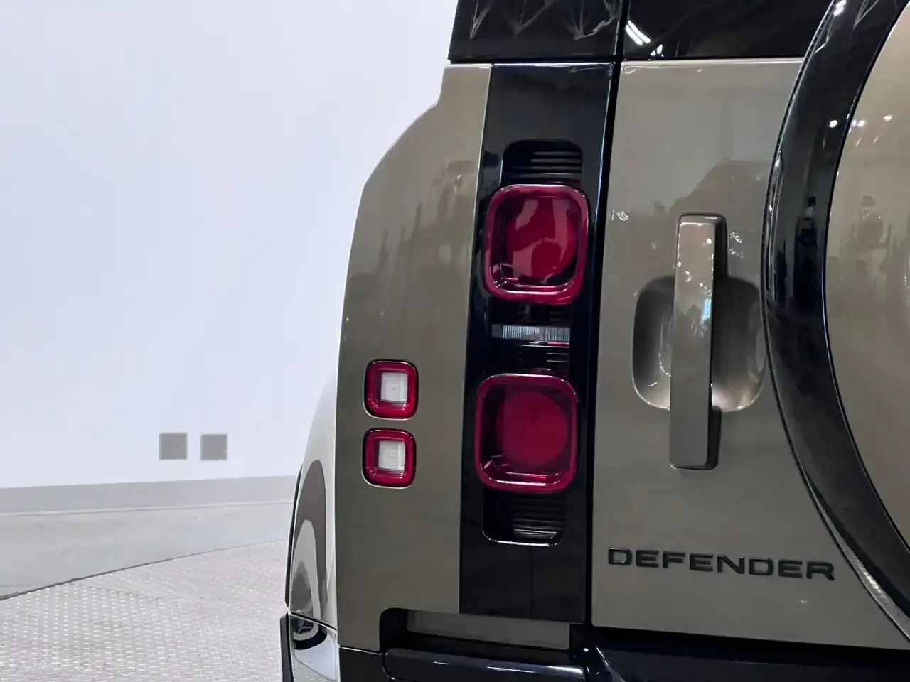 Land Rover Defender снимка Land Rover Defender
