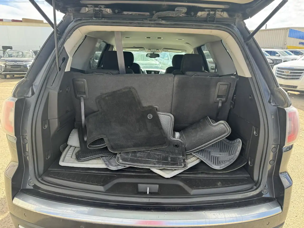 GMC Acadia снимка GMC Acadia
