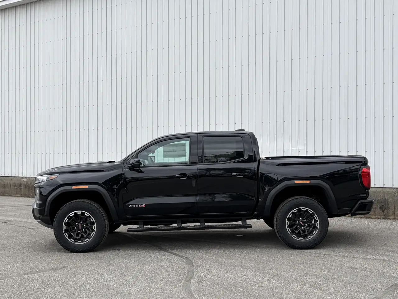 GMC Canyon снимка GMC Canyon
