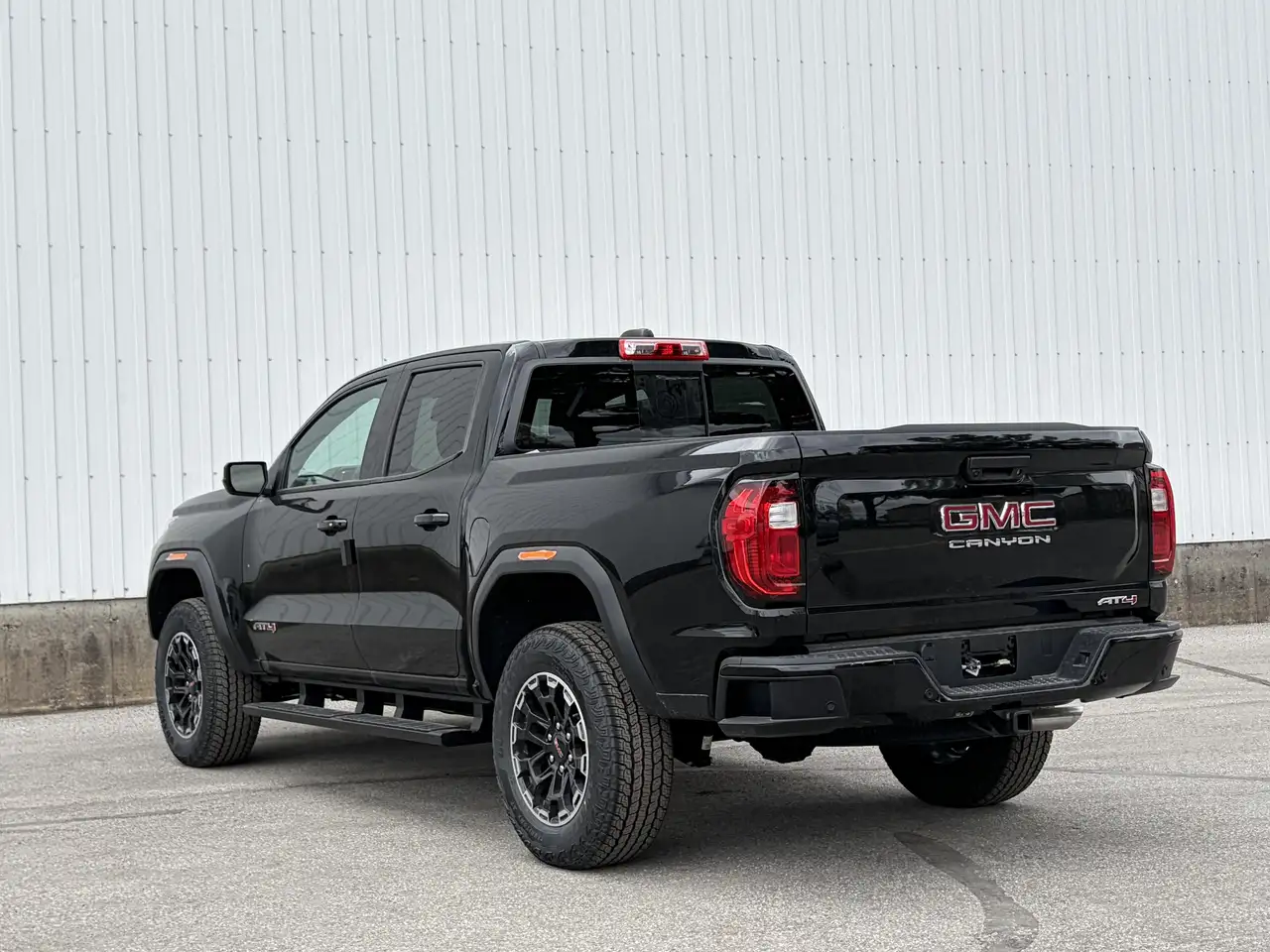 GMC Canyon снимка GMC Canyon