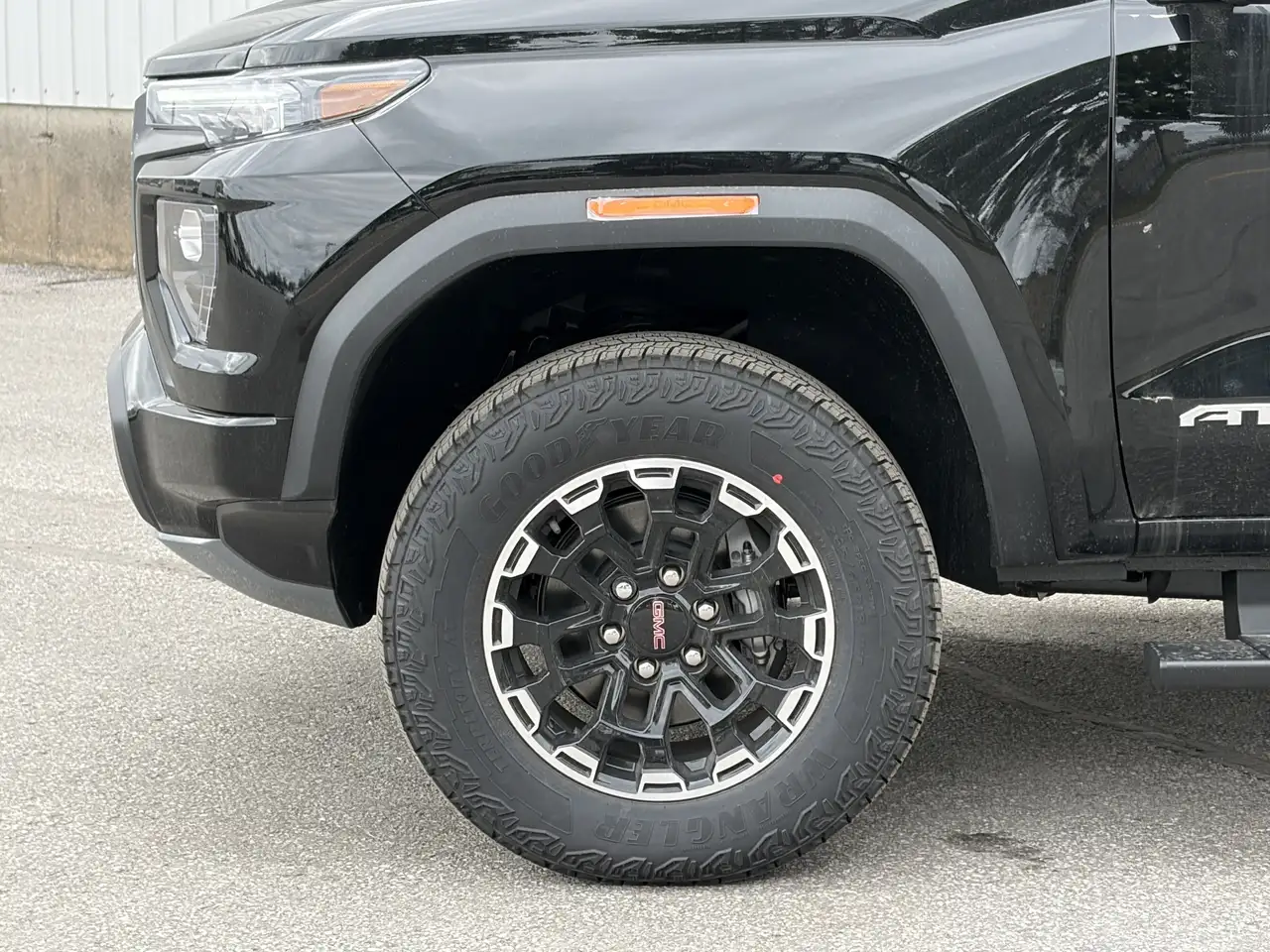 GMC Canyon снимка GMC Canyon