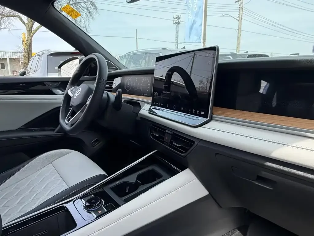 Volkswagen Tiguan снимка Volkswagen Tiguan