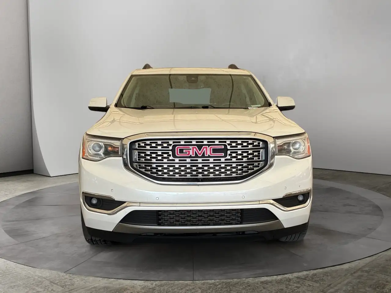 GMC Acadia снимка GMC Acadia
