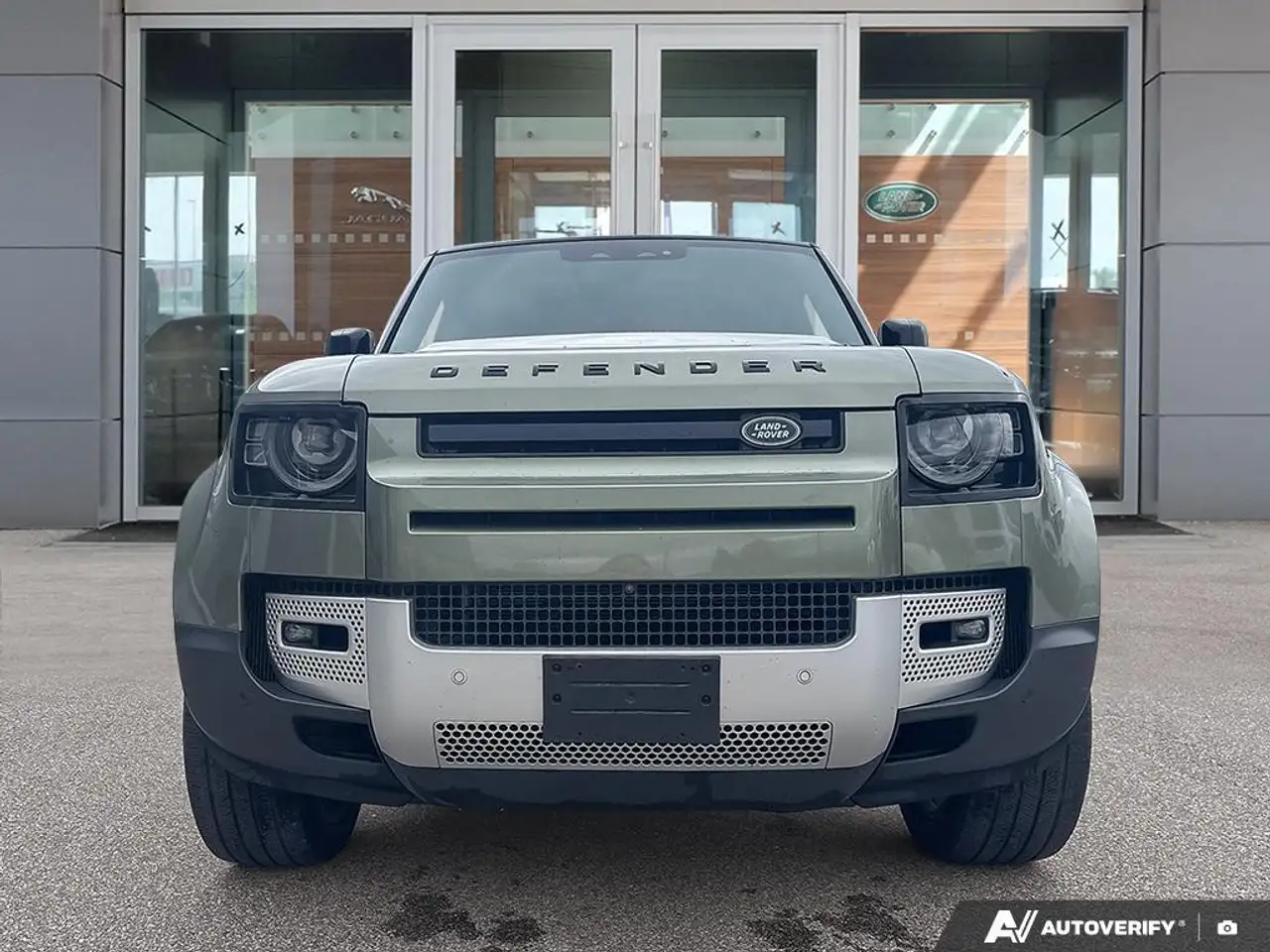 Land Rover Defender снимка Land Rover Defender